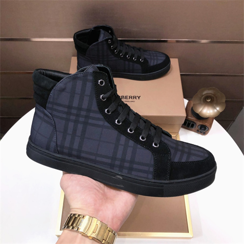 Burberry Shoes-M-0900