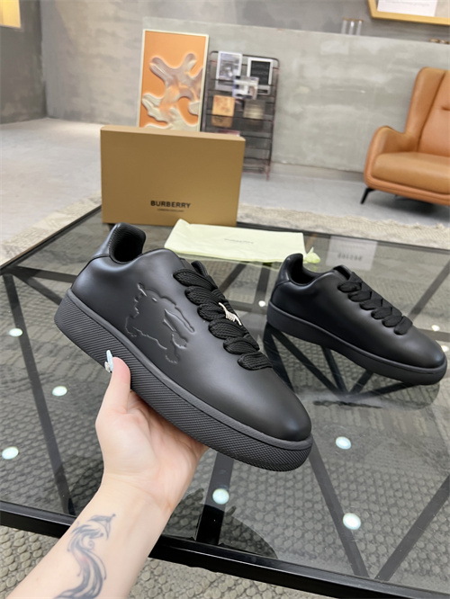 Burberry Shoes-M-0908