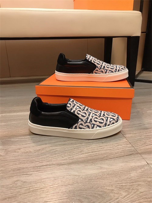 Burberry Shoes-M-0919