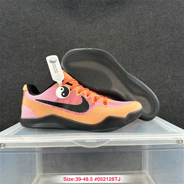 Kobe Bryant 11-M-0015