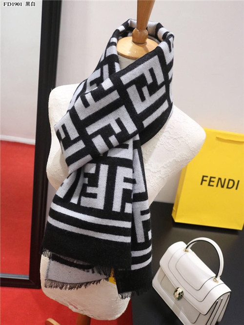 FENDI Scarve-001