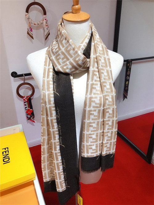 FENDI Scarve-024