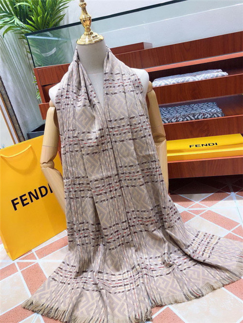 FENDI Scarve-031