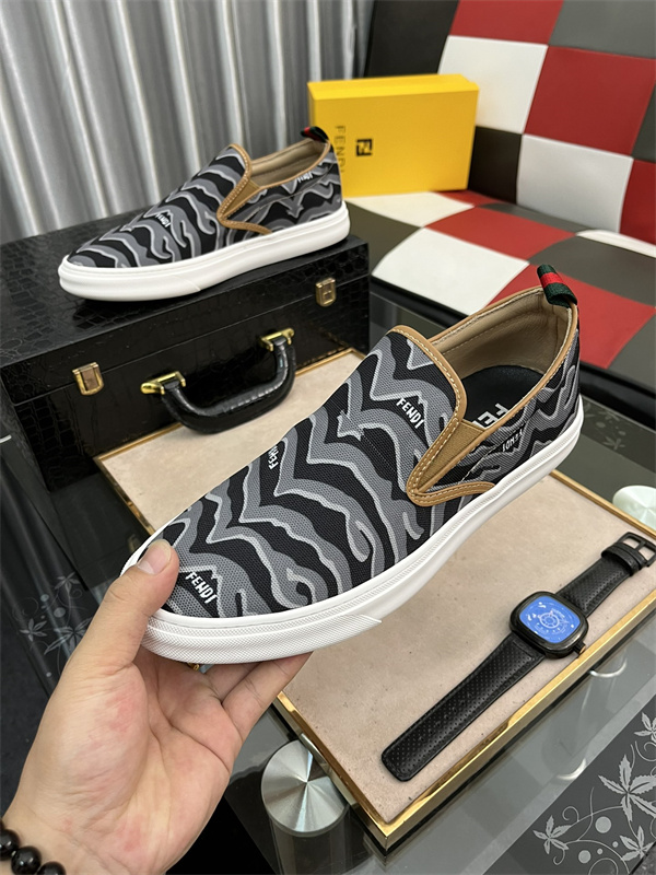 Fendi Shoes-M-0522