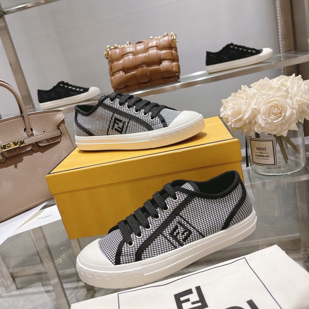 Fendi Shoes-M-0921