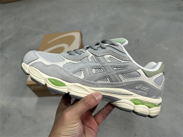 Asics shoes-W-0331