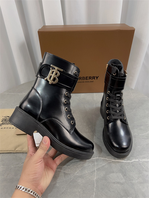 Burberry Boots(AAA)-0024