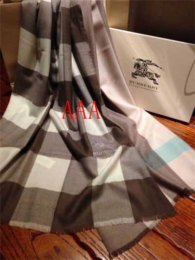 Burberry-Shawl-078