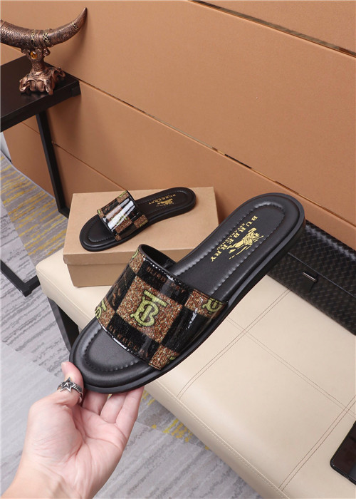 Burberry Sandal-M-011