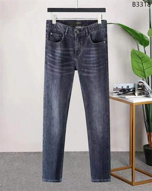 Burberry Jeans-M-0132