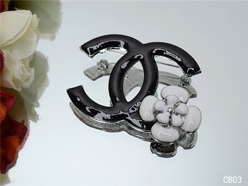 Chanel brooch-003