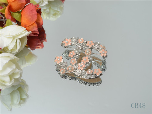 Chanel brooch-030