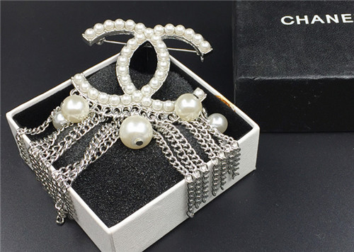 Chanel brooch-072