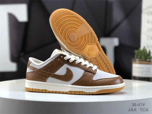 Dunk(low)-W-2052
