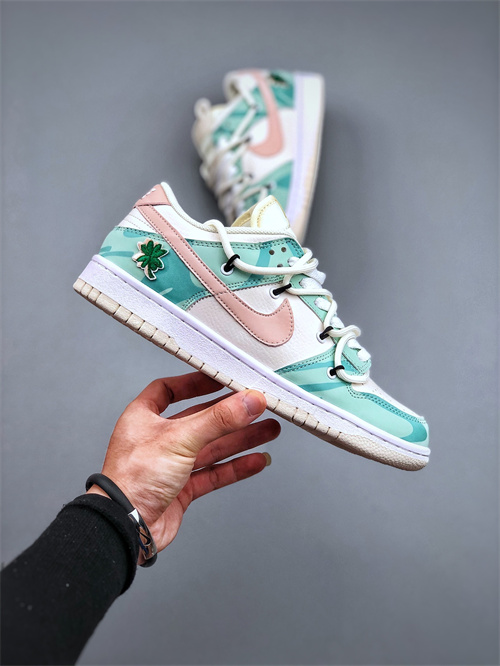 Dunk(low)-W-699