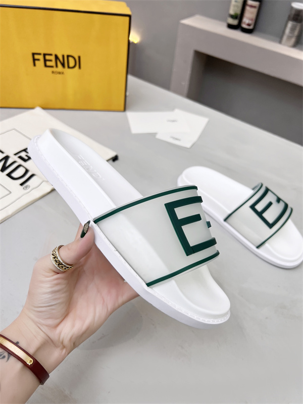 FENDI Sandal-W-111