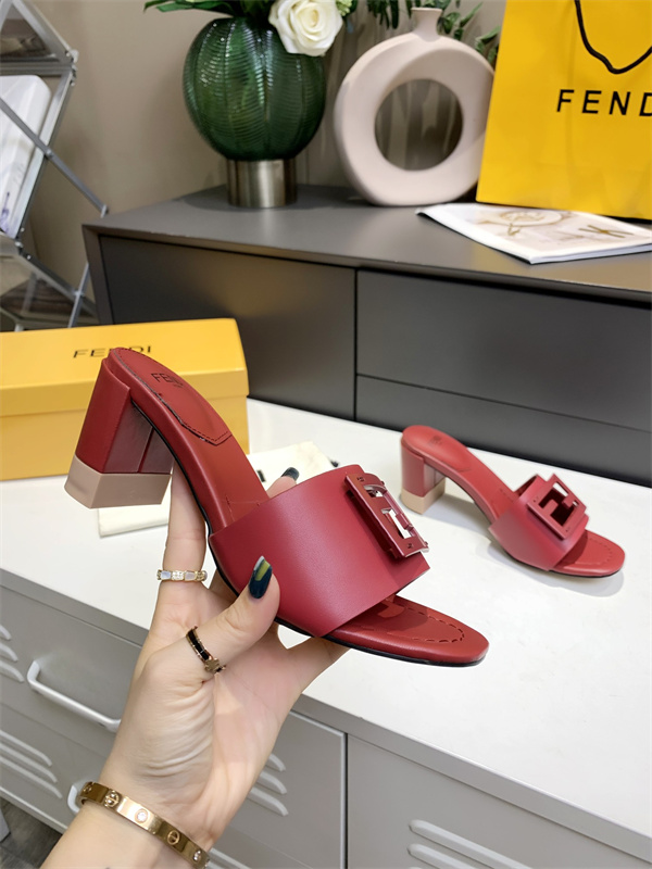 FENDI Sandal-W-119