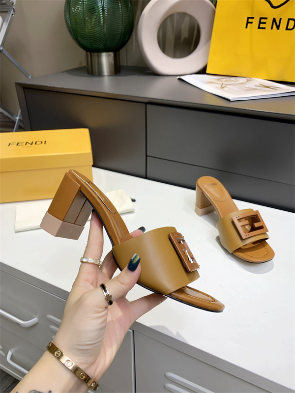 FENDI Sandal-W-121