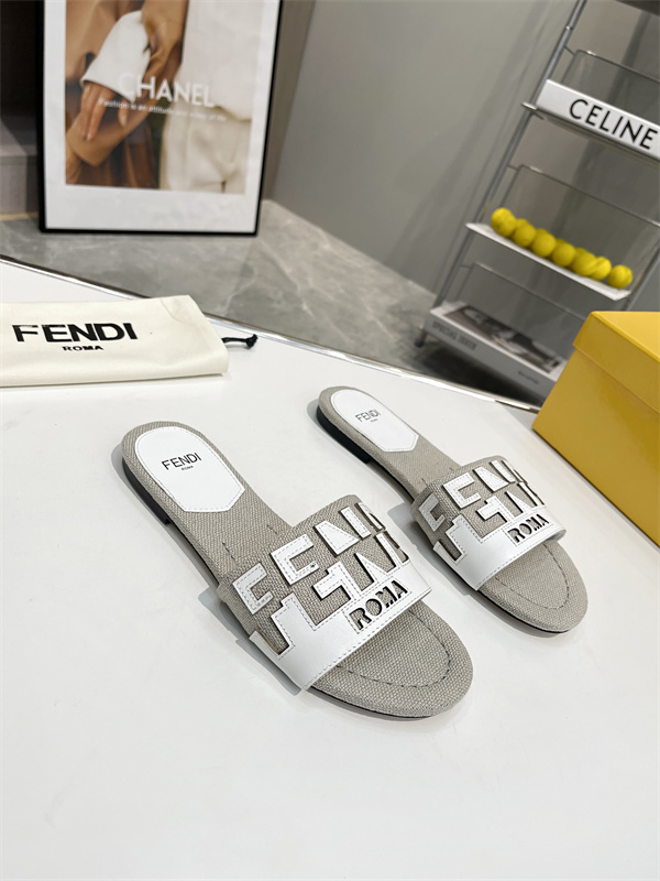 FENDI Sandal-W-143