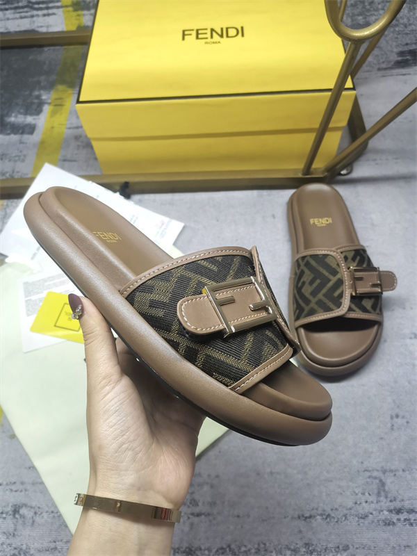 FENDI Sandal-W-157