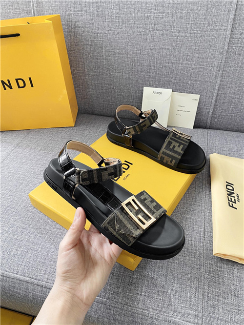 FENDI Sandal-W-051