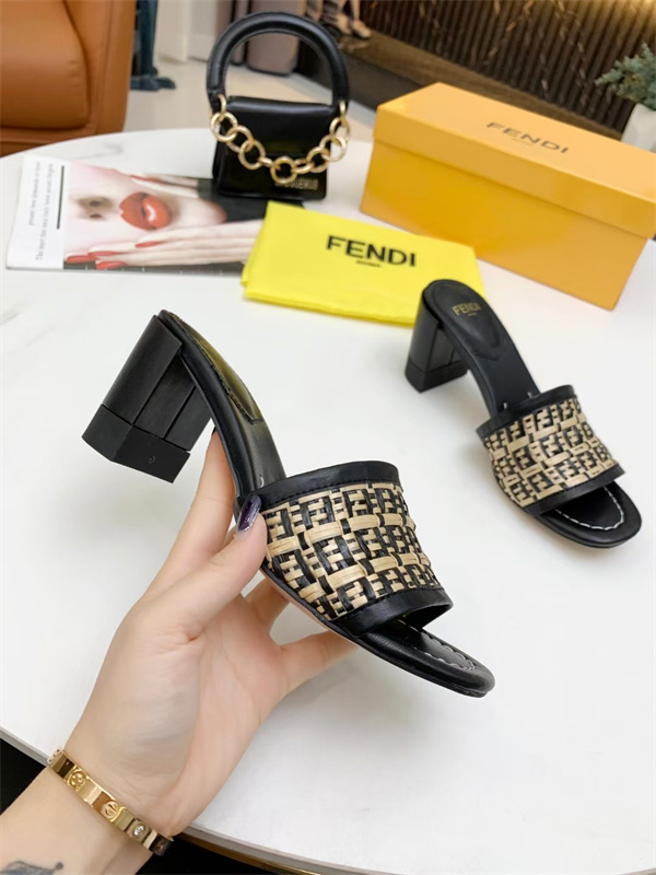 FENDI Sandal-W-090