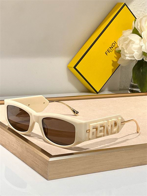 Fendi Sunglass(AAAA)-0114