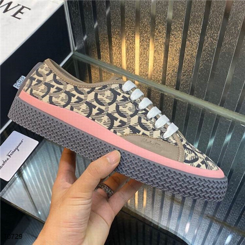 Ferragamo Shoes-M-081