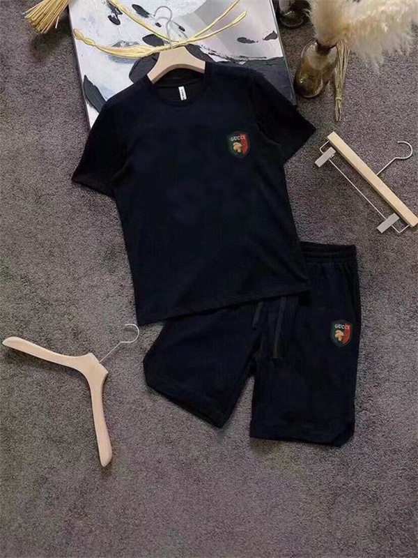 Gucci T-shirt(Suits)-012
