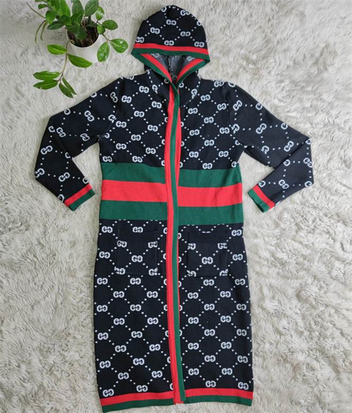 Gucci Suits-W-0147