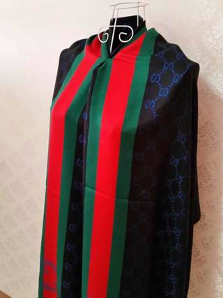 Gucci-Shawl-299