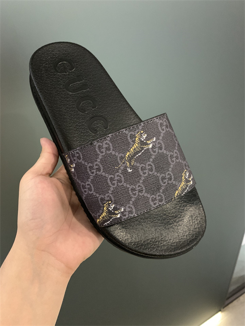 Gucci Sandal-W-240