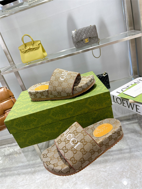 Gucci Sandal(2)-M-487