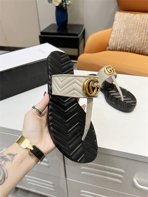 Gucci Sandal-W-517