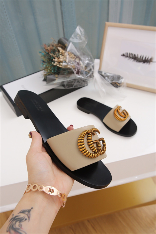 Gucci Sandal-W-529