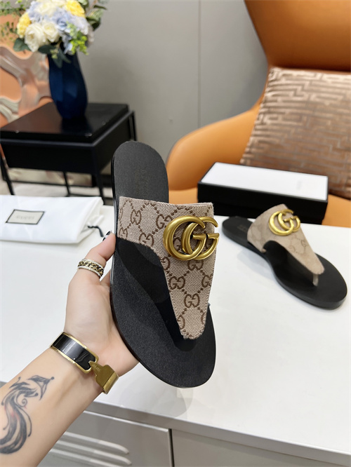 Gucci Sandal-W-548