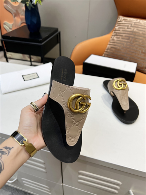Gucci Sandal-W-553