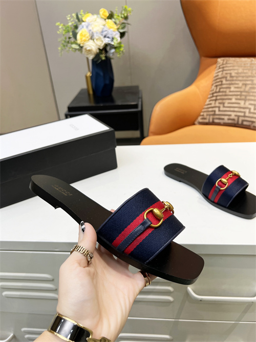 Gucci Sandal(2)-M-670