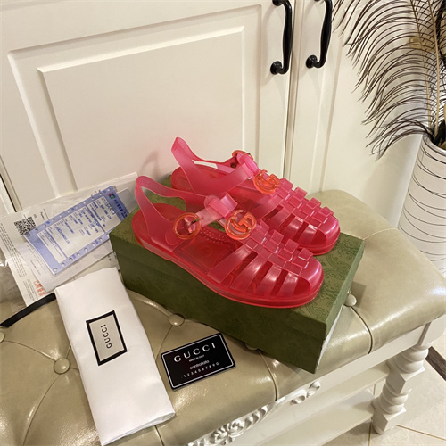 Gucci Sandal(2)-M-682