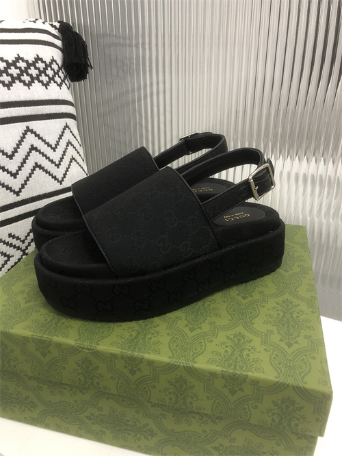 Gucci Sandal(2)-M-704