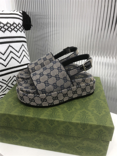 Gucci Sandal(2)-M-707