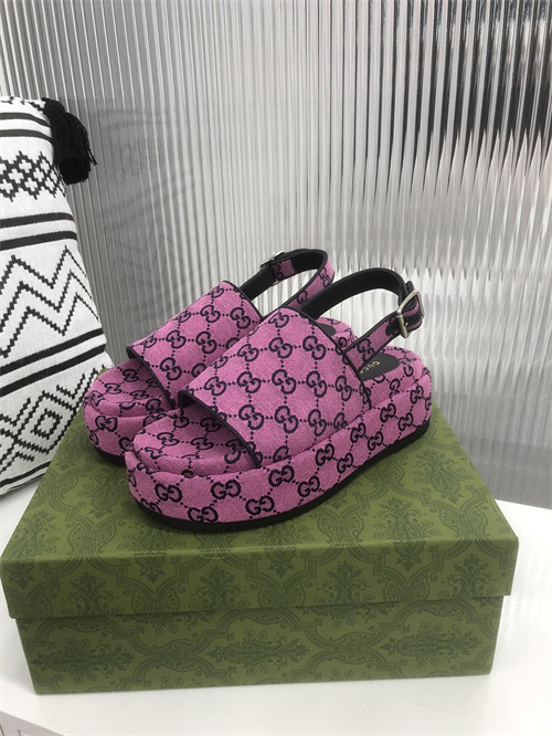 Gucci Sandal(2)-M-709