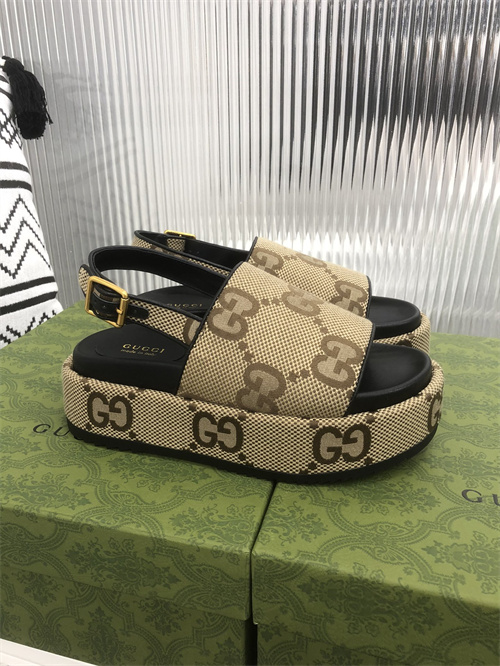 Gucci Sandal(2)-M-712