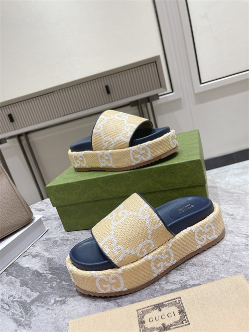 Gucci Sandal(2)-M-770