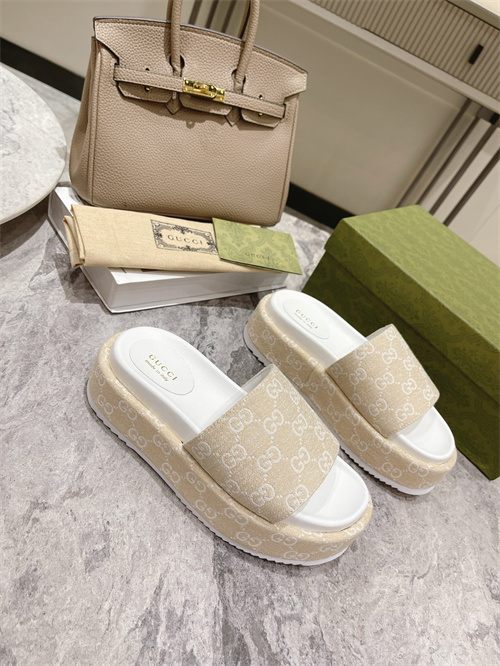 Gucci Sandal(2)-M-779