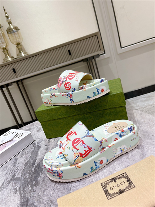 Gucci Sandal(2)-M-801