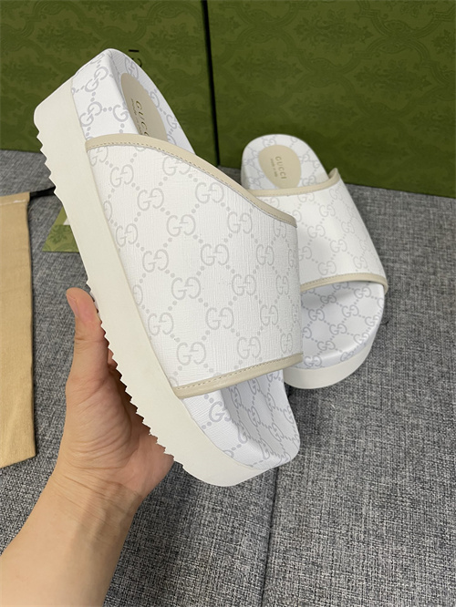 Gucci Sandal(2)-M-828