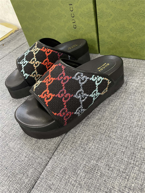Gucci Sandal-W-722