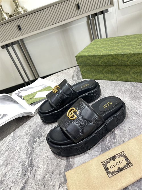 Gucci Sandal-W-751