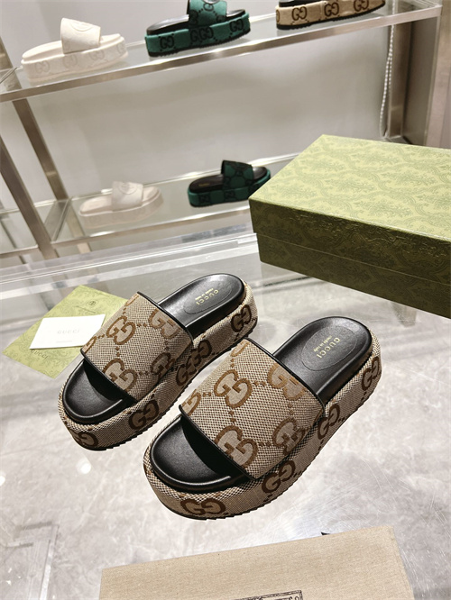 Gucci Sandal-W-765